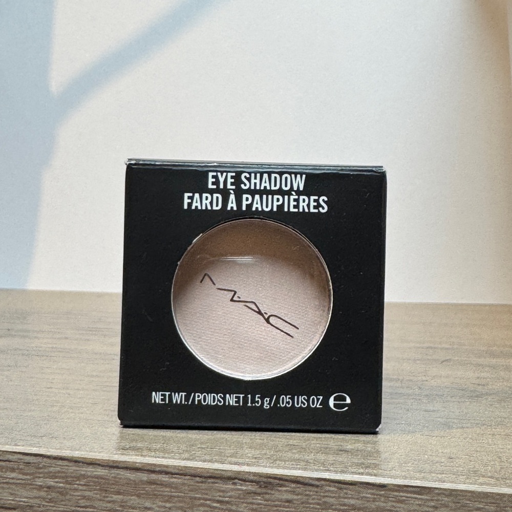 MAC Cosmetics Vapour Velvet Eyeshadow - Picture 2 of 4